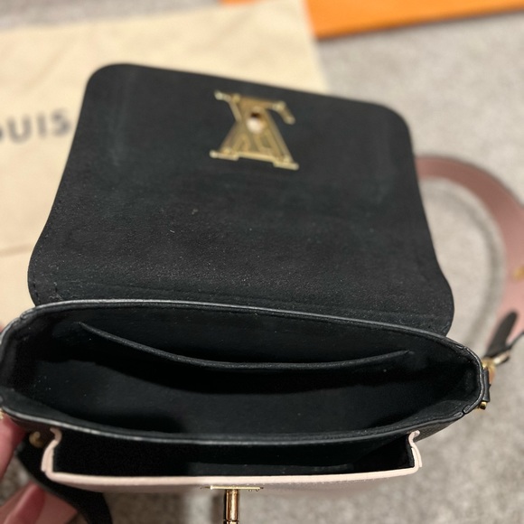 Louis Vuitton Lockme Tender bag - Picture 10 of 13